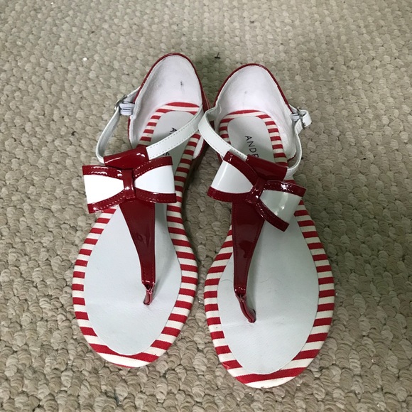 Shoes - Andre thong sandals